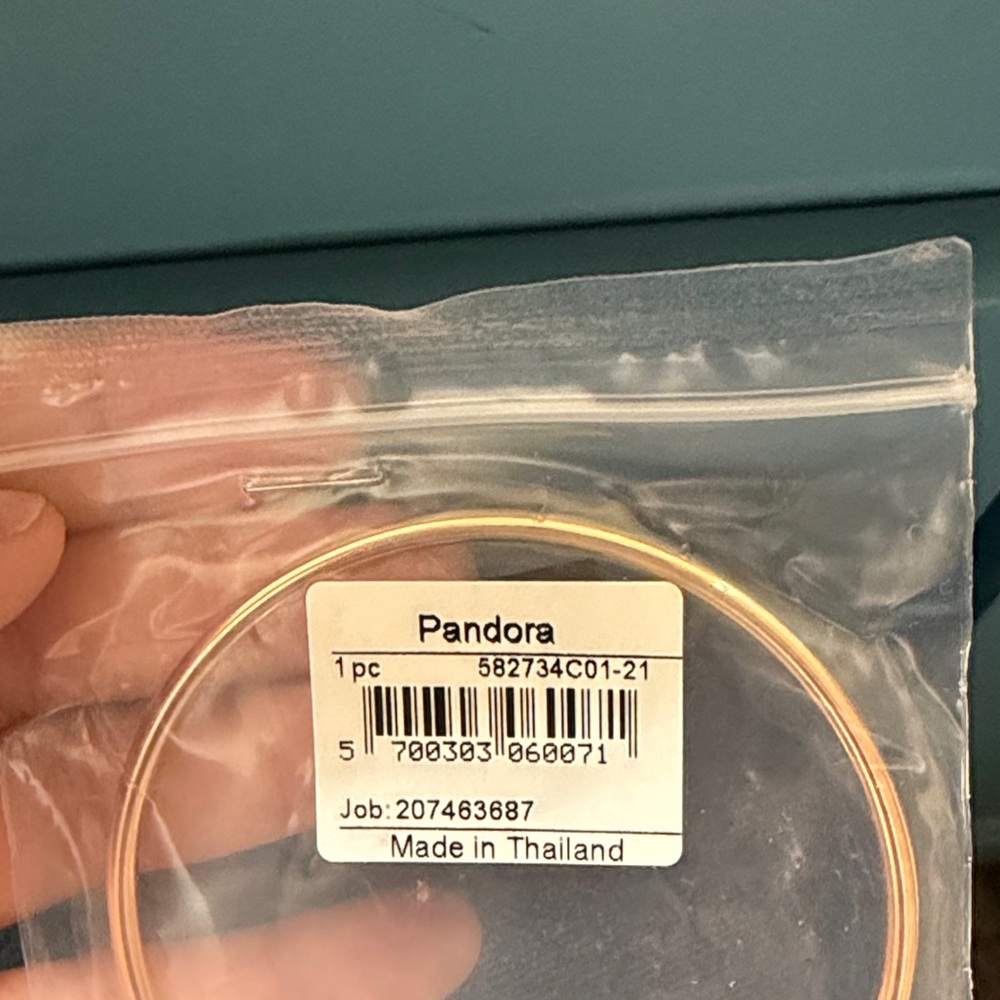 Pandora Radiant Rose Gold Bangle - Picture 3 of 4